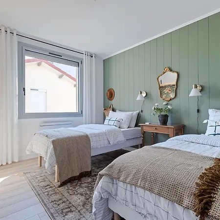 Apartment 2 Spacieux Lit King Verdun Parking Gratuit *
