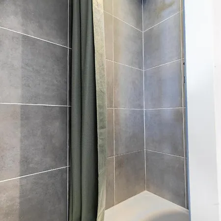 Apartment 2 Spacieux Lit King Verdun Parking Gratuit *