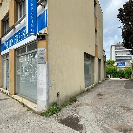Apartment 2 Spacieux Lit King Verdun Parking Gratuit